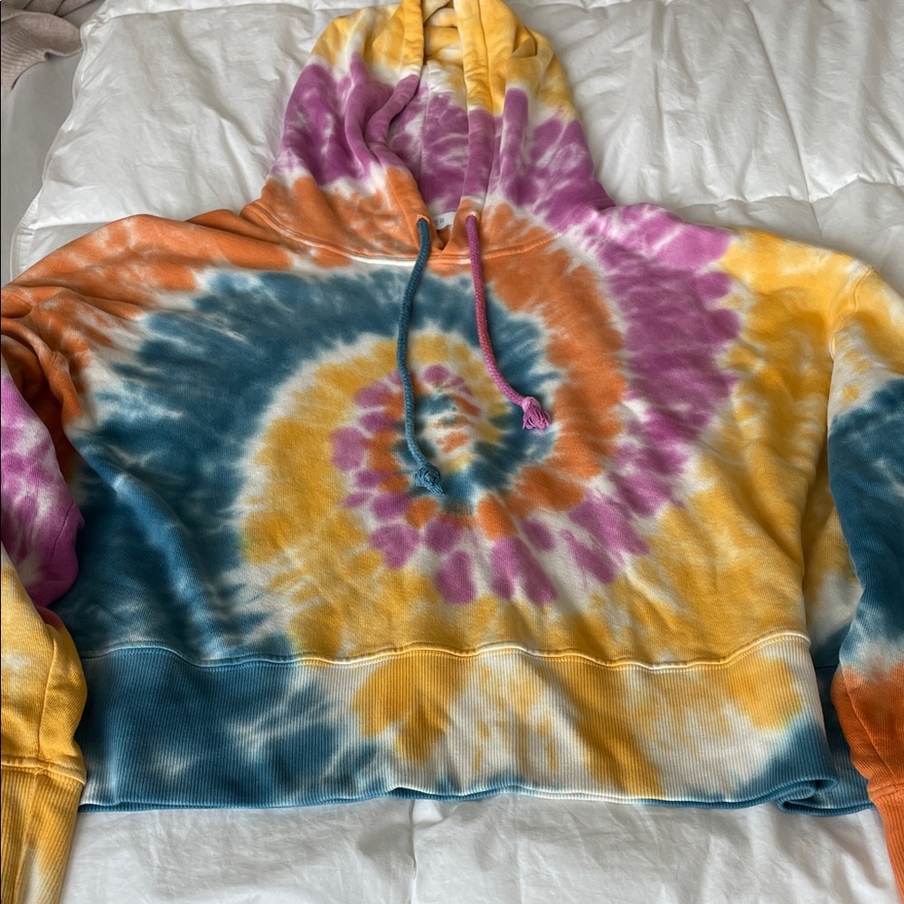 Daydreamer, 2 piece Tie-Dye Hoodie, w/matching shorts. Both Large
